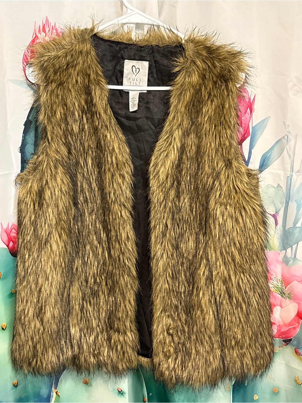 Full Tilt Brown Lined Vest Women’s L Open Front Sleeveless  Faux Fur Trendy